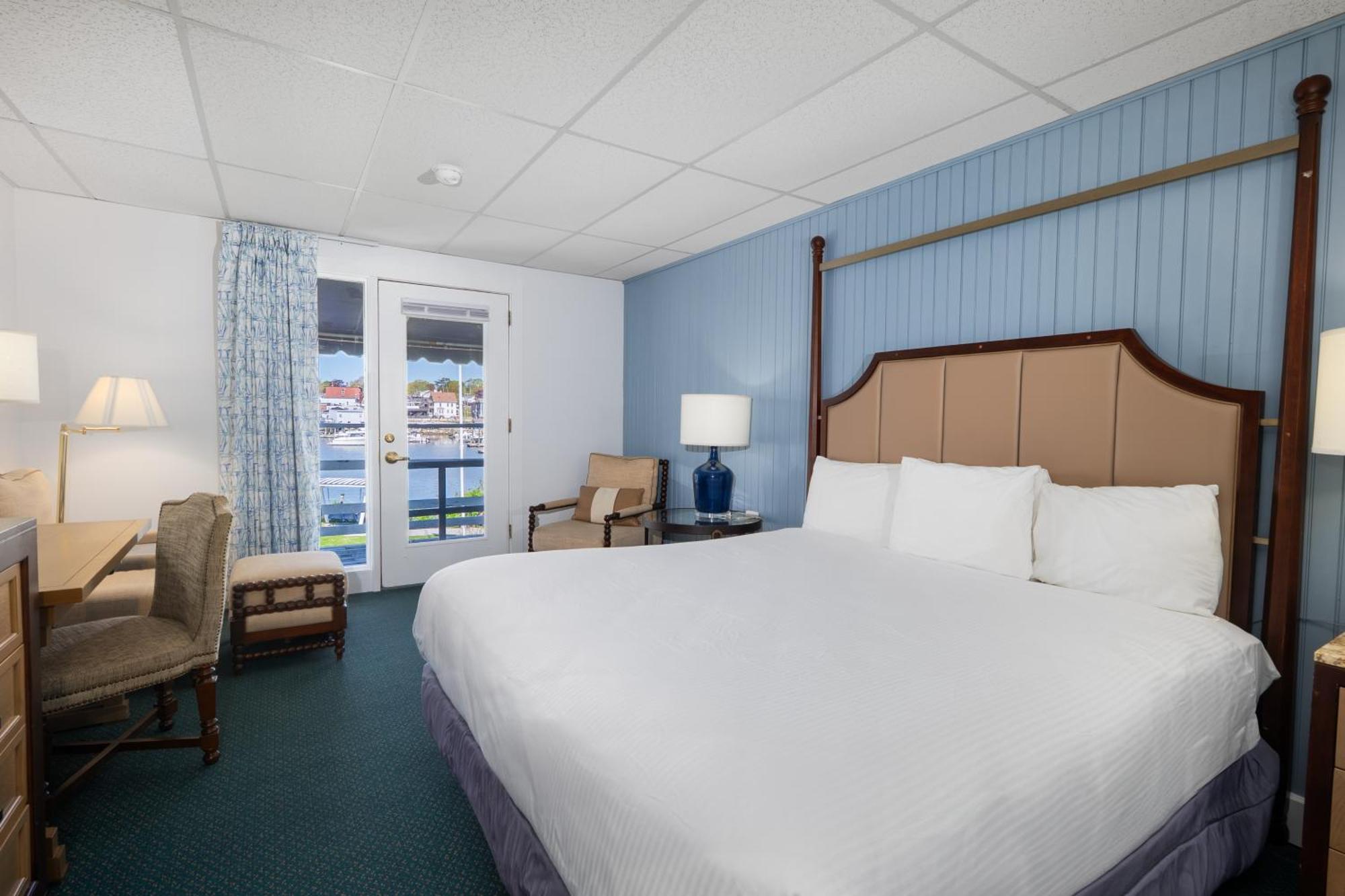 Boothbay Harbor Inn